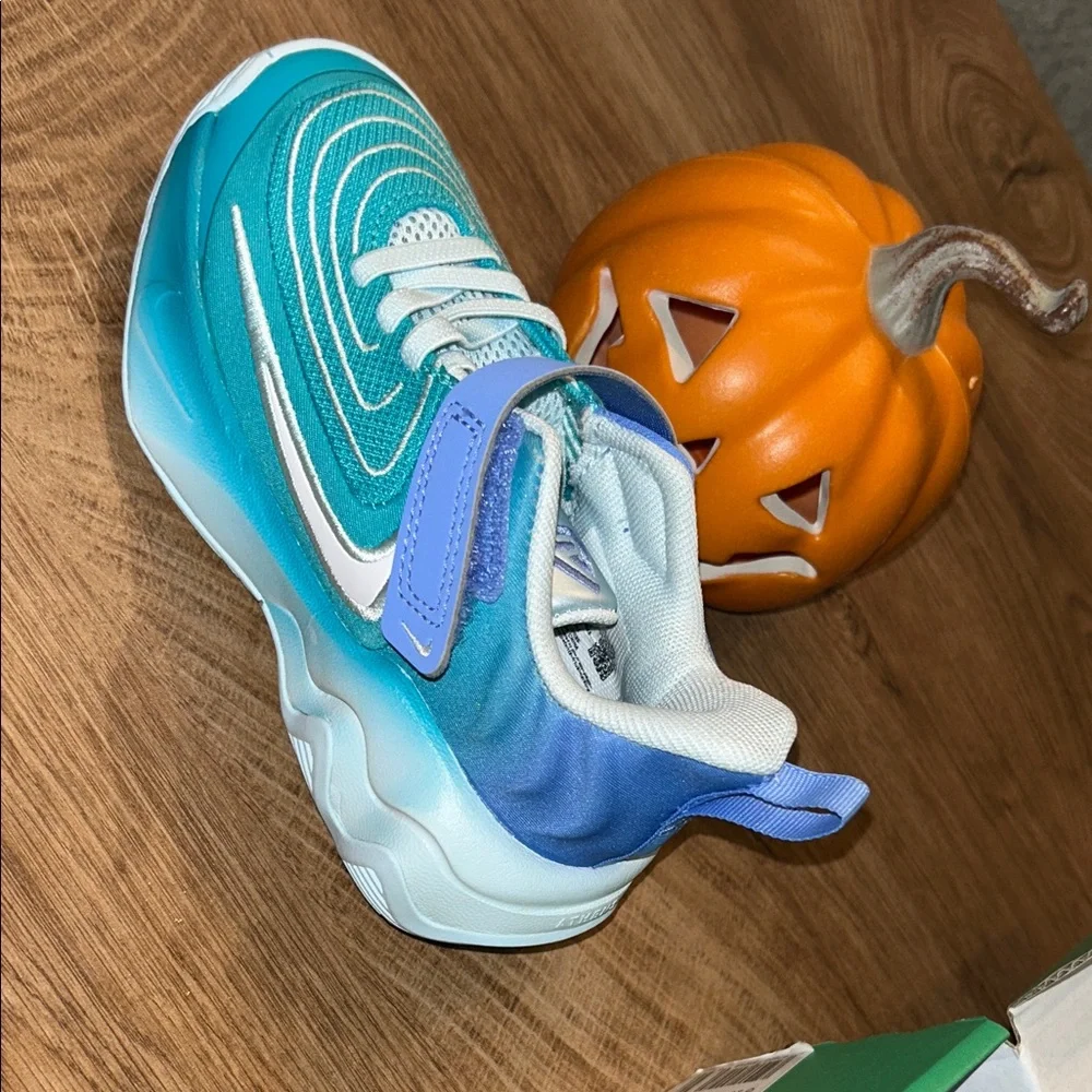 Nike Kids Teal and White Sneakers